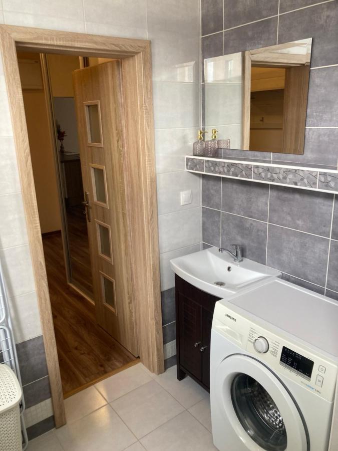2 Rooms Apartment In מיכלובצ'ה מראה חיצוני תמונה