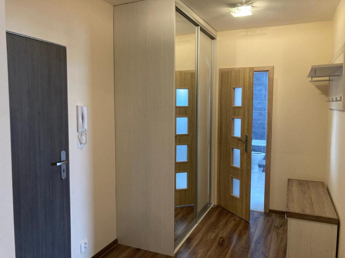 2 Rooms Apartment In מיכלובצ'ה מראה חיצוני תמונה