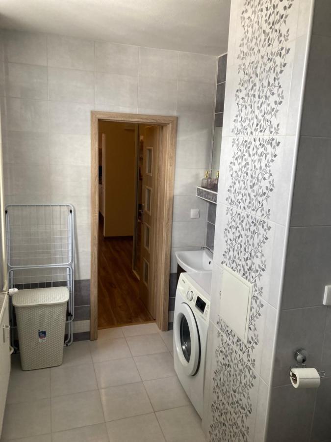 2 Rooms Apartment In מיכלובצ'ה מראה חיצוני תמונה