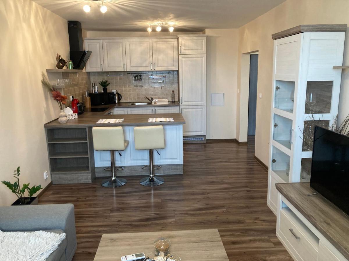 2 Rooms Apartment In מיכלובצ'ה מראה חיצוני תמונה